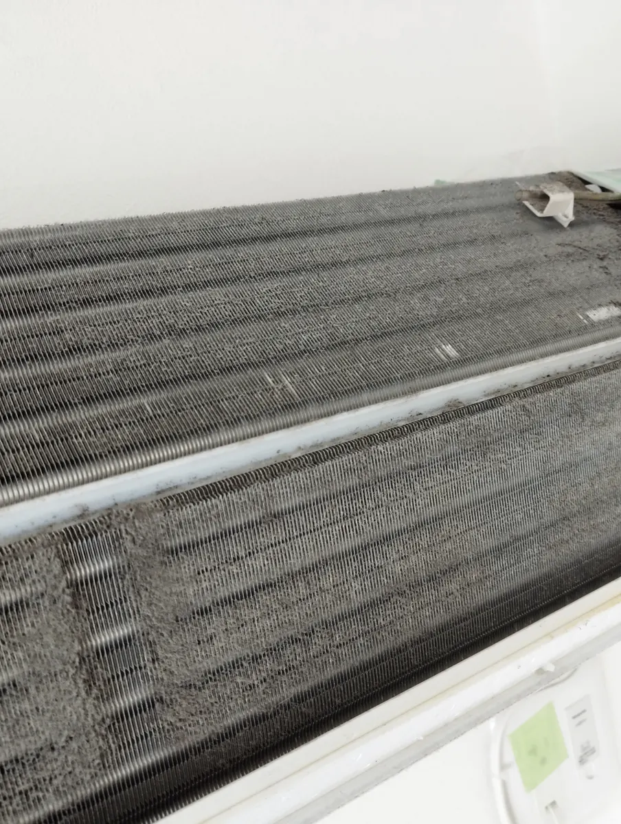熱交換器のホコリ（施工前の状態）
