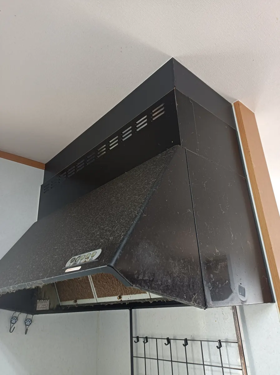 レンジフード外観（施工前の状態）